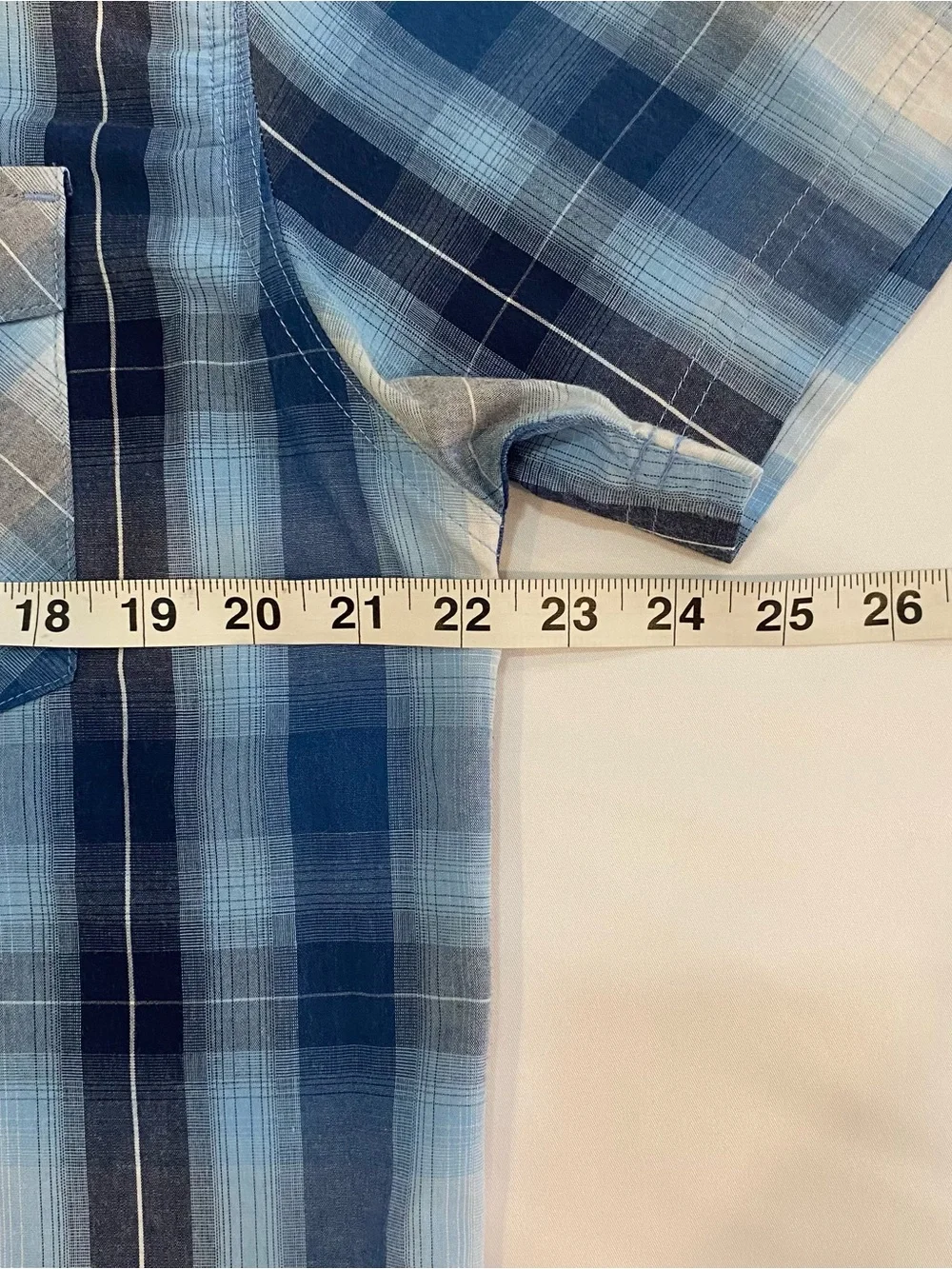 Levi's Blue and White Plaid Short-Sleeve Button-Front Shirt